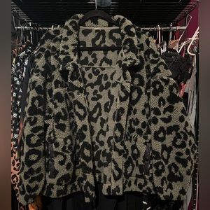 Old Navy Fleece Button Up Jacket | Green Leopard Print | 2XL